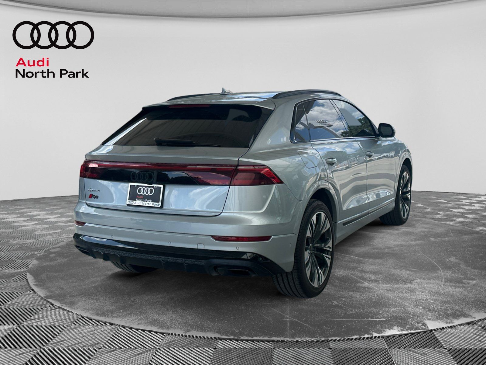 Used 2025 Audi Q8 Premium Plus AWD/4WD image 5