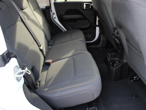 Used 2025 Jeep Wrangler Sahara AWD/4WD image 20