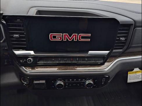 New 2026 GMC Sierra 1500 SLE image 24
