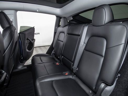 Used 2025 Tesla Model Y Performance image 48