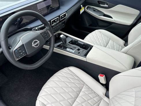 New 2026 Nissan Sentra SL w/ Floor Mat Package FWD image 10
