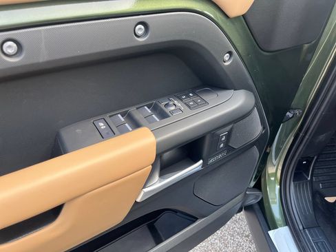 New 2026 Land Rover Defender 110 X-Dynamic SE AWD/4WD image 11