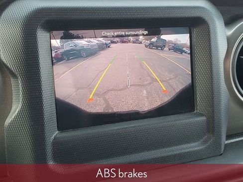 Used 2022 Jeep Wrangler Sport image 27