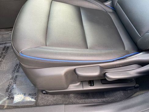 Used 2025 Buick Envista Sport Touring image 23