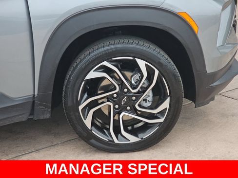Used 2024 Chevrolet TrailBlazer RS w/ Convenience Package AWD/4WD image 39