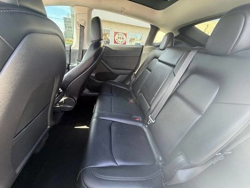 Used 2022 Tesla Model Y Performance AWD/4WD image 15