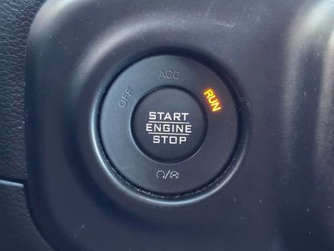 Used 2023 Jeep Wrangler Unlimited Sahara w/ Cold Weather Group AWD/4WD image 18
