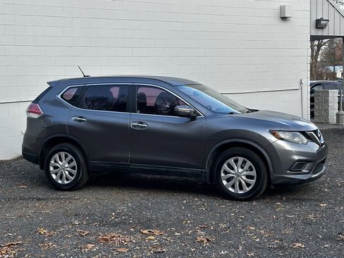 Used 2015 Nissan Rogue S image 9