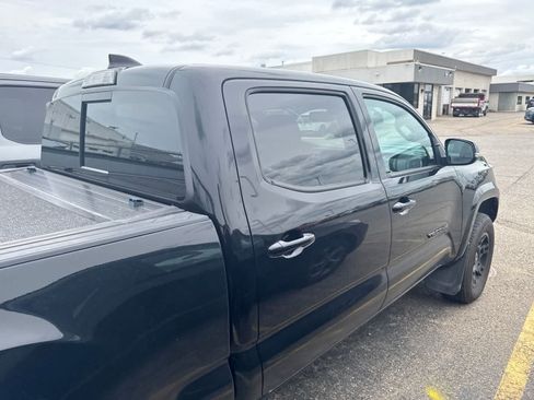 Used 2021 Toyota Tacoma 4x4 Double Cab image 11