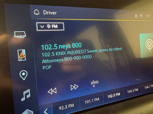 Used 2023 Chevrolet Suburban Premier image 34