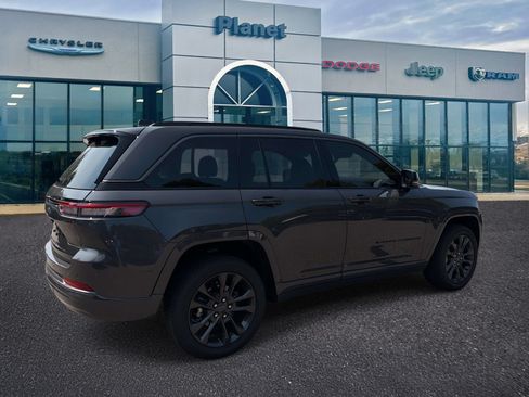Used 2026 Jeep Grand Cherokee Limited AWD/4WD image 2
