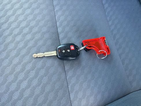 Used 2021 Toyota Tacoma SR5 image 29