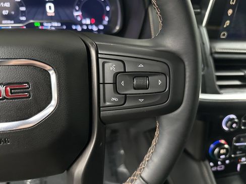 Used 2024 GMC Yukon AT4 w/ Technology Package AWD/4WD image 18