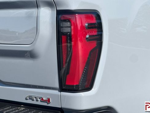 Certified 2025 GMC Sierra 3500 AT4 w/ AT4 Premium Plus Package AWD/4WD image 33