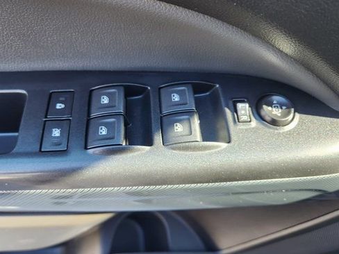 Used 2022 Chevrolet Colorado Z71 AWD/4WD image 27