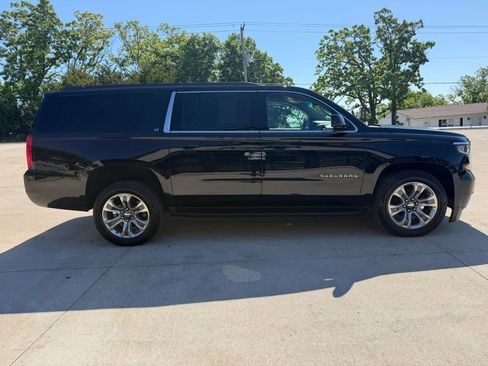 Used 2019 Chevrolet Suburban LT AWD/4WD image 2