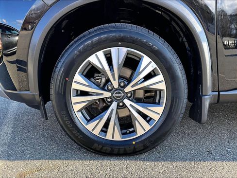 Used 2023 Nissan Rogue SV w/ SV Premium B Package image 7