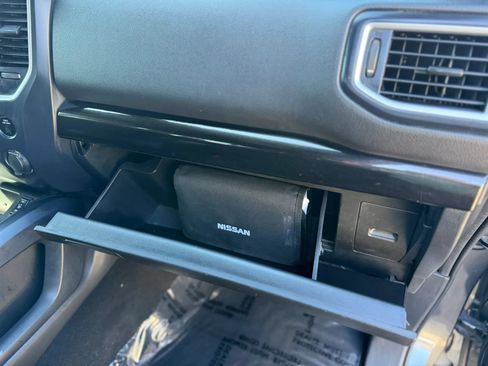 Used 2019 Nissan Titan SV w/ SV Convenience Package AWD/4WD image 32