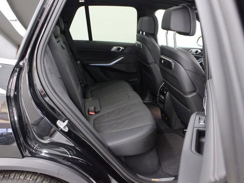 Used 2025 BMW X5 xDrive40i w/ Climate Comfort Package image 57