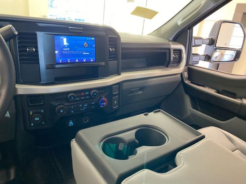 New 2026 Ford F250 XL w/ XL Chrome Package image 15