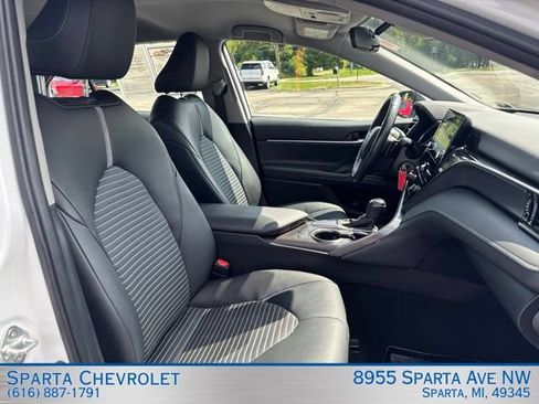 Used 2024 Toyota Camry SE FWD image 27