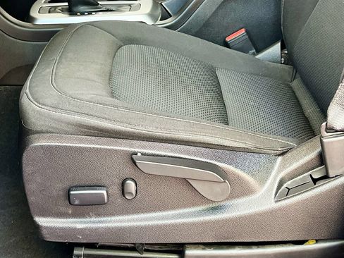 Used 2022 Chevrolet Colorado LT w/ LT Convenience Package AWD/4WD image 19