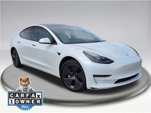 Used 2023 Tesla Model 3 Standard Range RWD image 2