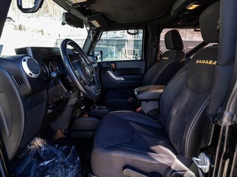 Used 2013 Jeep Wrangler Sahara w/ Mopar Chrome Edition Group image 20