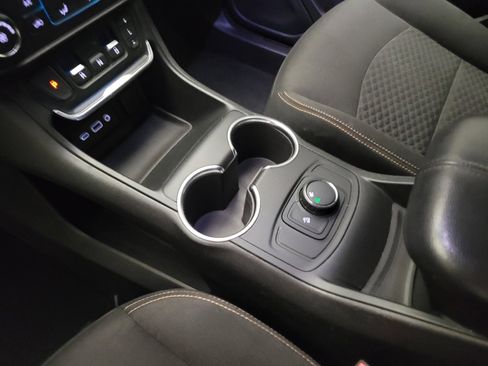 Used 2018 GMC Terrain SLE FWD image 26