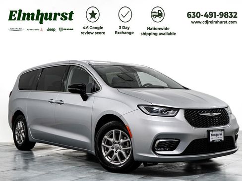 Used 2024 Chrysler Pacifica Touring-L FWD image 1