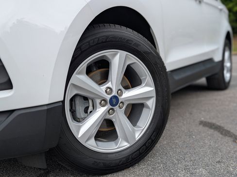 Used 2020 Ford Edge SE FWD image 32