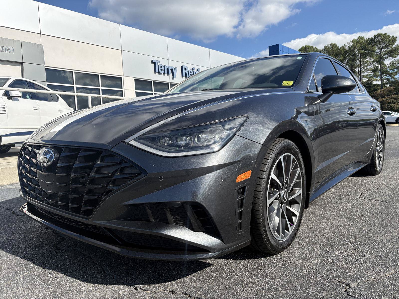 Used 2022 Hyundai Sonata Limited FWD image 1