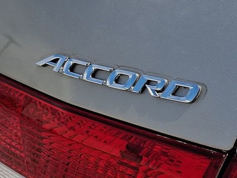 Used 2004 Honda Accord EX image 30