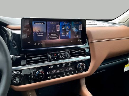 New 2026 Nissan Pathfinder Platinum FWD image 6
