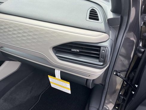 Used 2026 Subaru Forester Premium AWD/4WD image 26