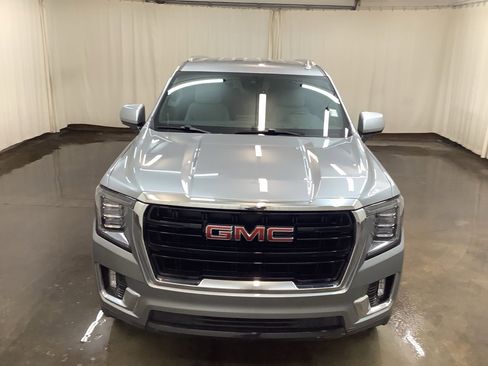 Used 2024 GMC Yukon SLE w/ Gmc Pro Safety Plus Package image 3