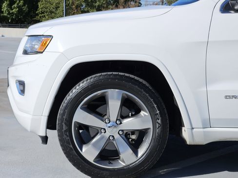 Used 2015 Jeep Grand Cherokee Overland w/ Advanced Technology Group image 12