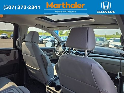 Used 2022 Honda Odyssey EX-L image 18