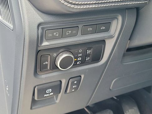 Used 2023 Ford F150 Lightning Platinum AWD/4WD image 22