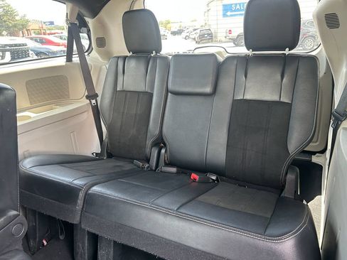 Used 2019 Dodge Grand Caravan SXT FWD image 29