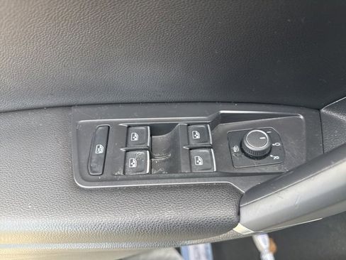 Used 2020 Volkswagen Tiguan SE R-Line image 9