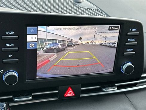 Used 2025 Hyundai Elantra Blue image 17