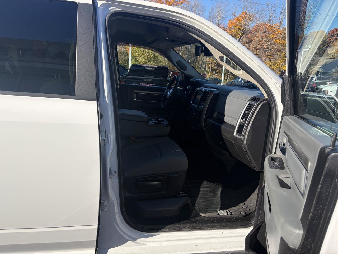 Used 2018 RAM 3500 SLT AWD/4WD image 45