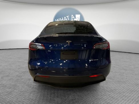 Used 2023 Tesla Model Y Long Range AWD/4WD image 5