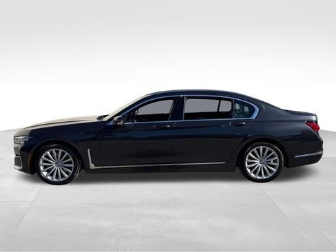 Used 2022 BMW 740i xDrive AWD/4WD image 5