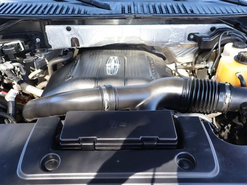 Used 2015 Lincoln Navigator 4WD image 40