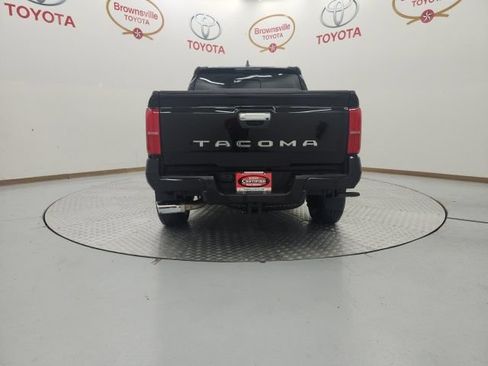Used 2025 Toyota Tacoma Limited AWD/4WD image 7