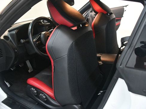 Used 2024 Nissan Z Performance w/ Floor Mat Package image 30