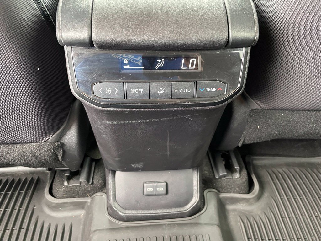 Used 2023 Toyota Highlander L AWD/4WD image 42