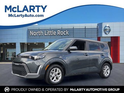 Used 2025 Kia Soul LX w/ LX Technology Package FWD image 1